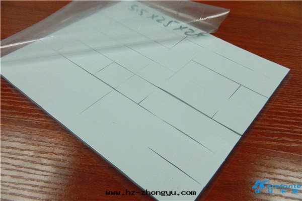 導热(rè)矽胶(jiāo)片(piàn)